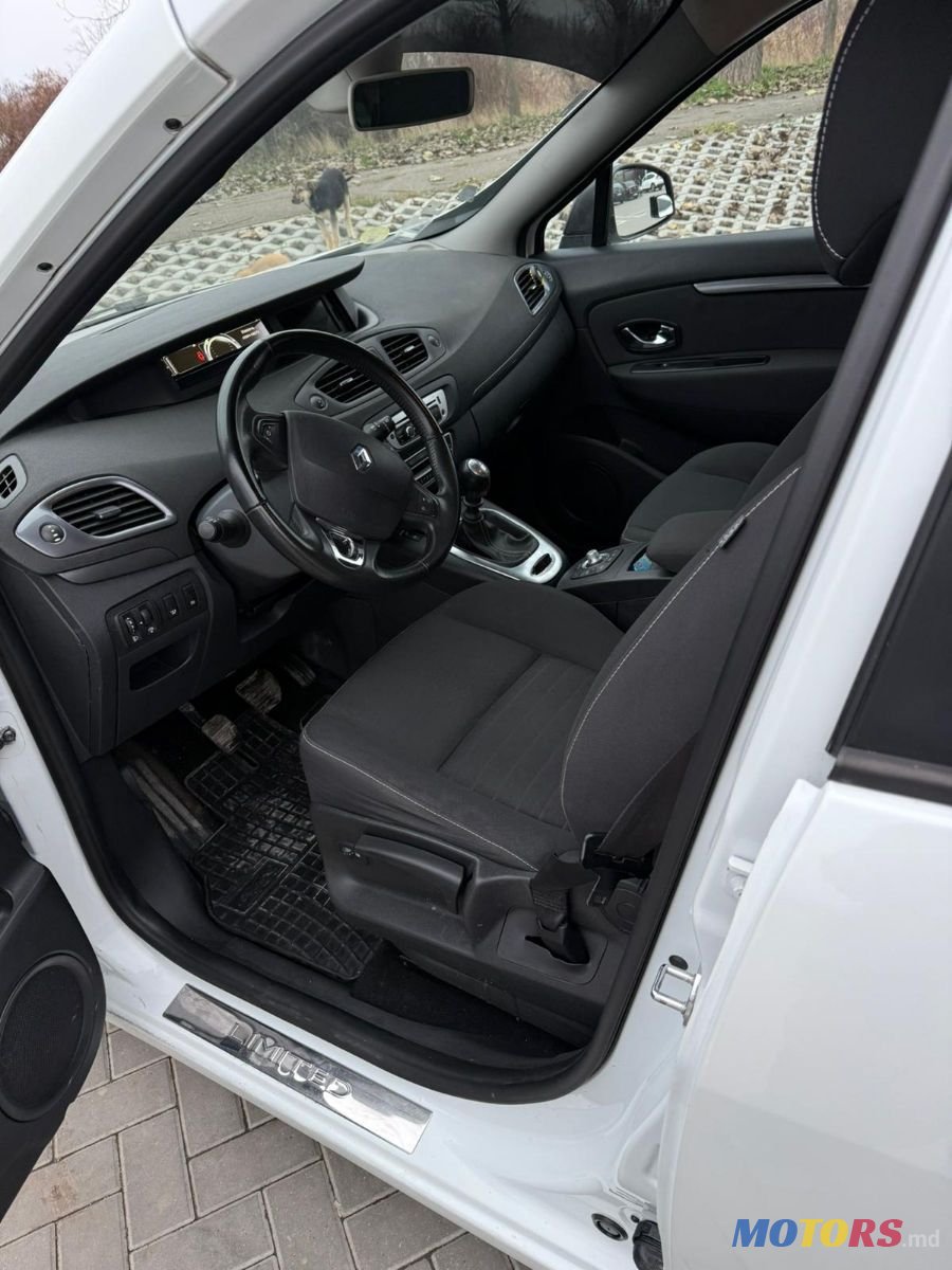 2015' Renault Grand Scenic photo #5