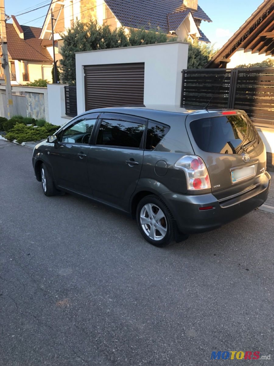 2007' Toyota Corolla Verso photo #2