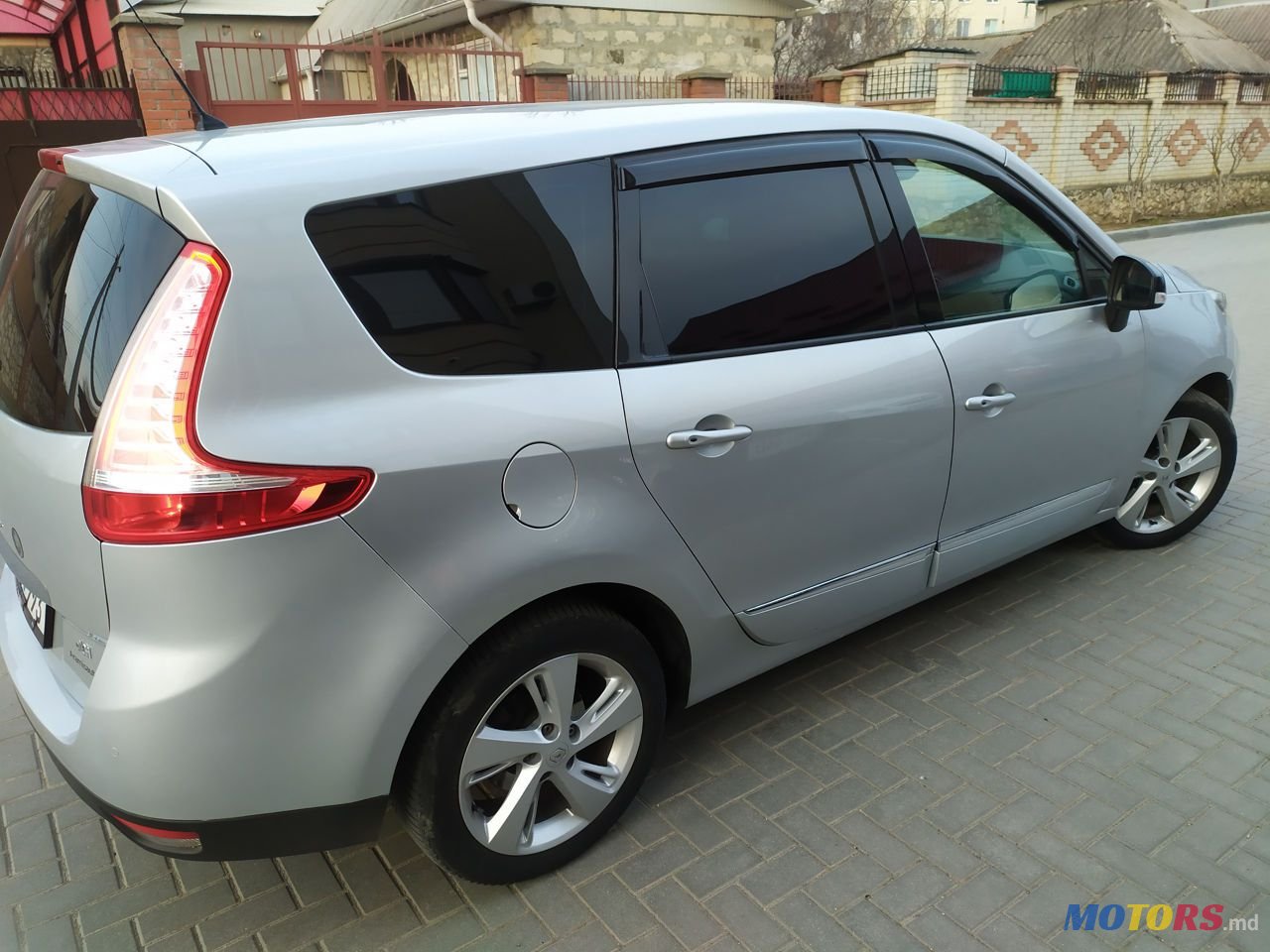 2016' Renault Grand Scenic photo #3