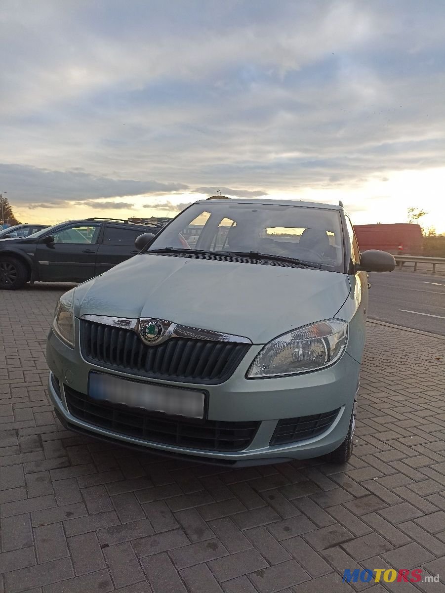 2012' Skoda Fabia photo #3