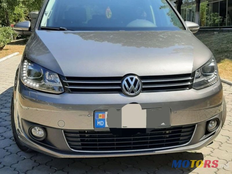 2014' Volkswagen Touran photo #4