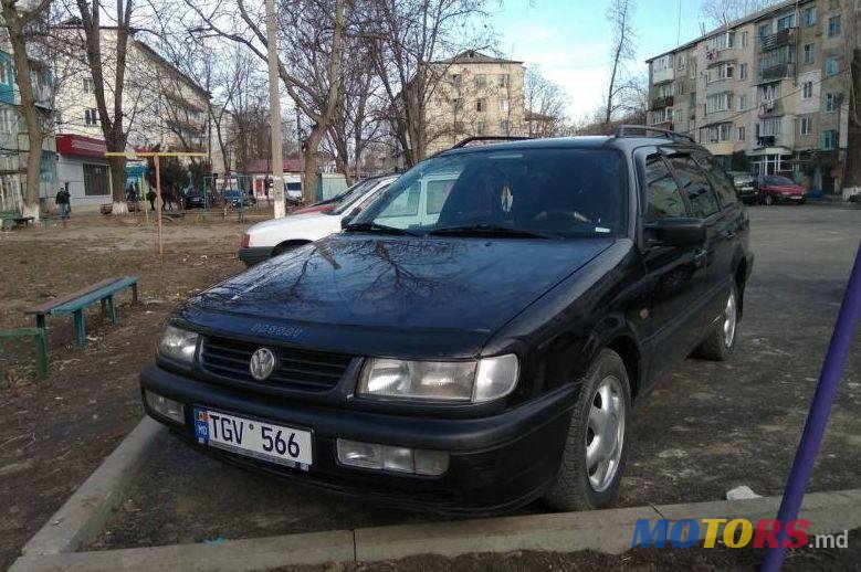 1995' Volkswagen Passat photo #1