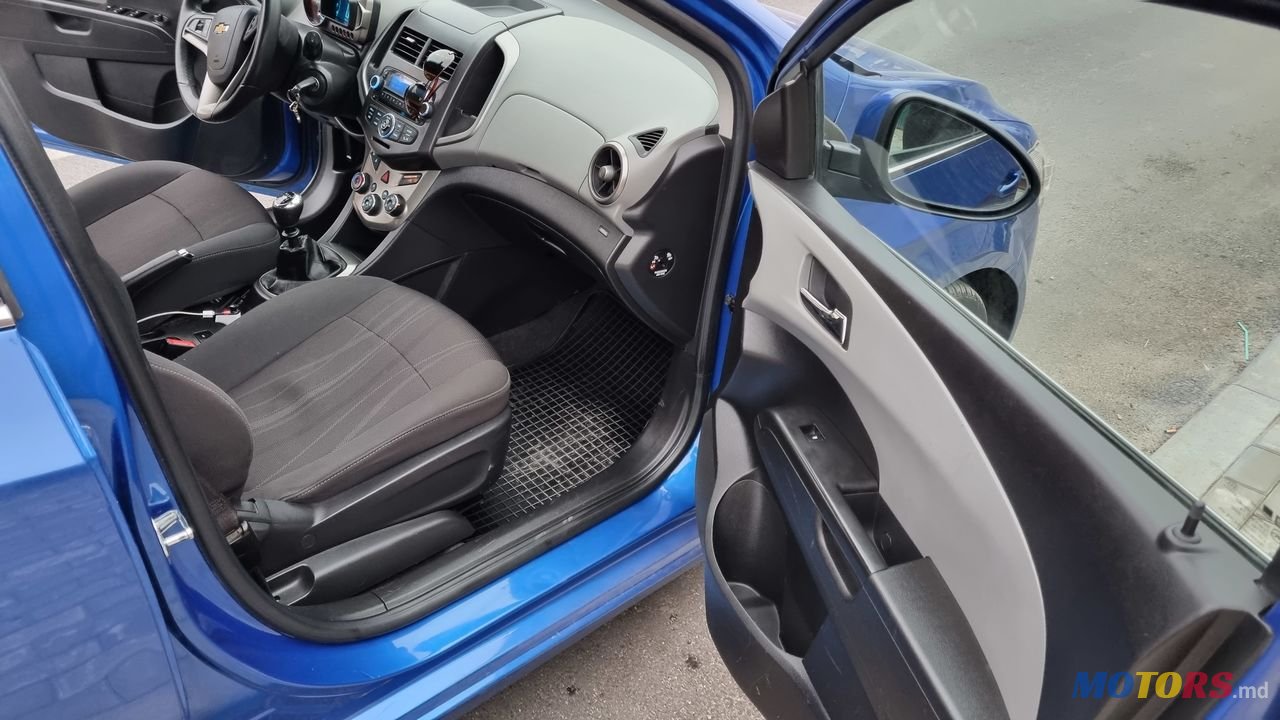 2012' Chevrolet Aveo photo #6