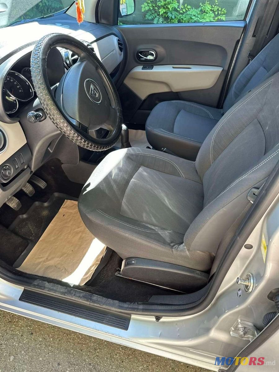 2012' Dacia Lodgy photo #6