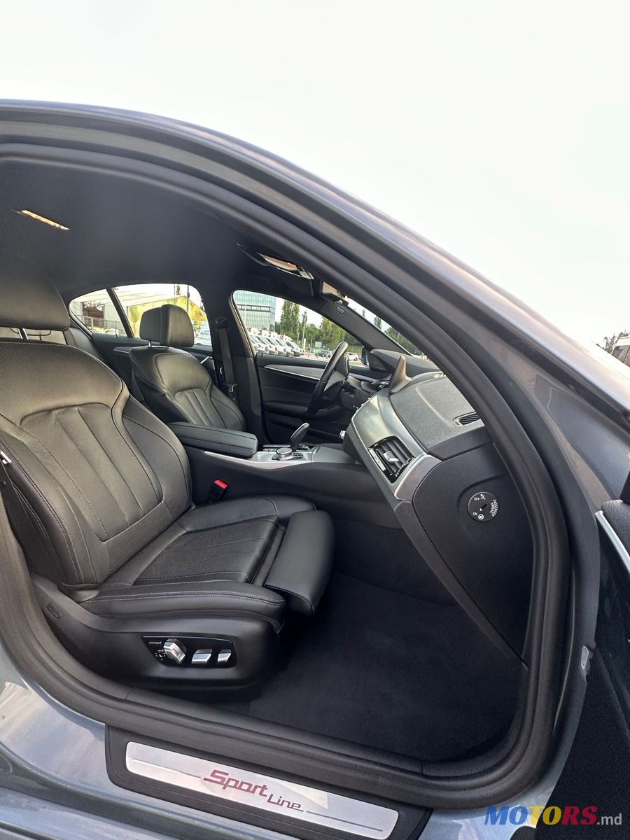 2017' BMW 5 Series photo #5