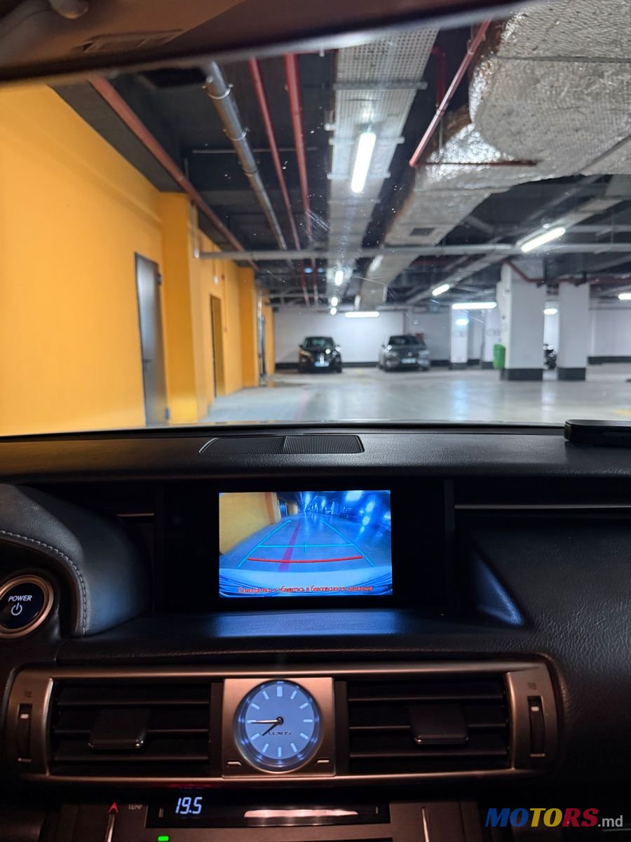 2016' Lexus Is Series photo #5