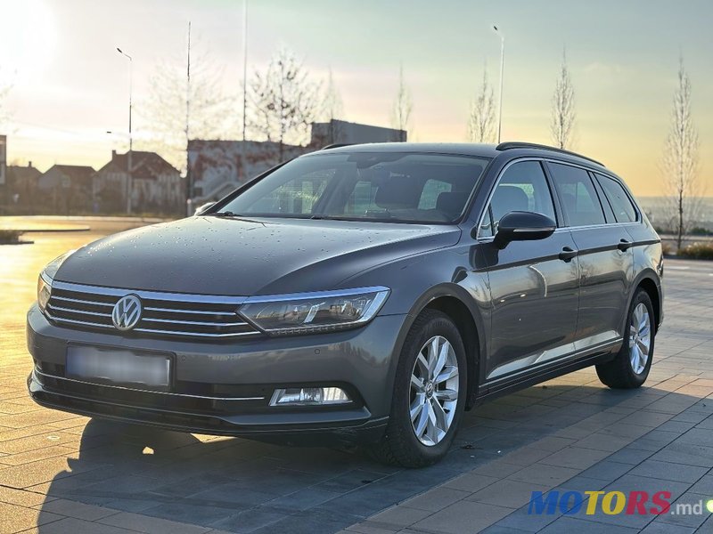 2015' Volkswagen Passat photo #2