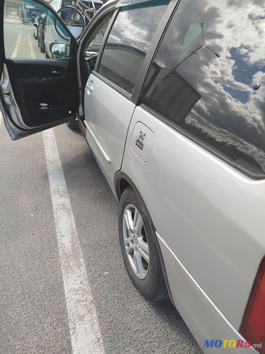 2004' Mazda MPV photo #4