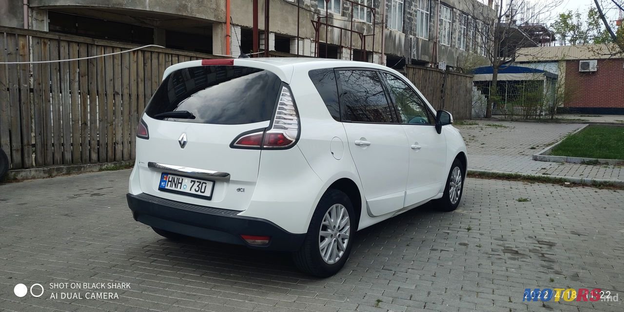 2014' Renault Scenic photo #3