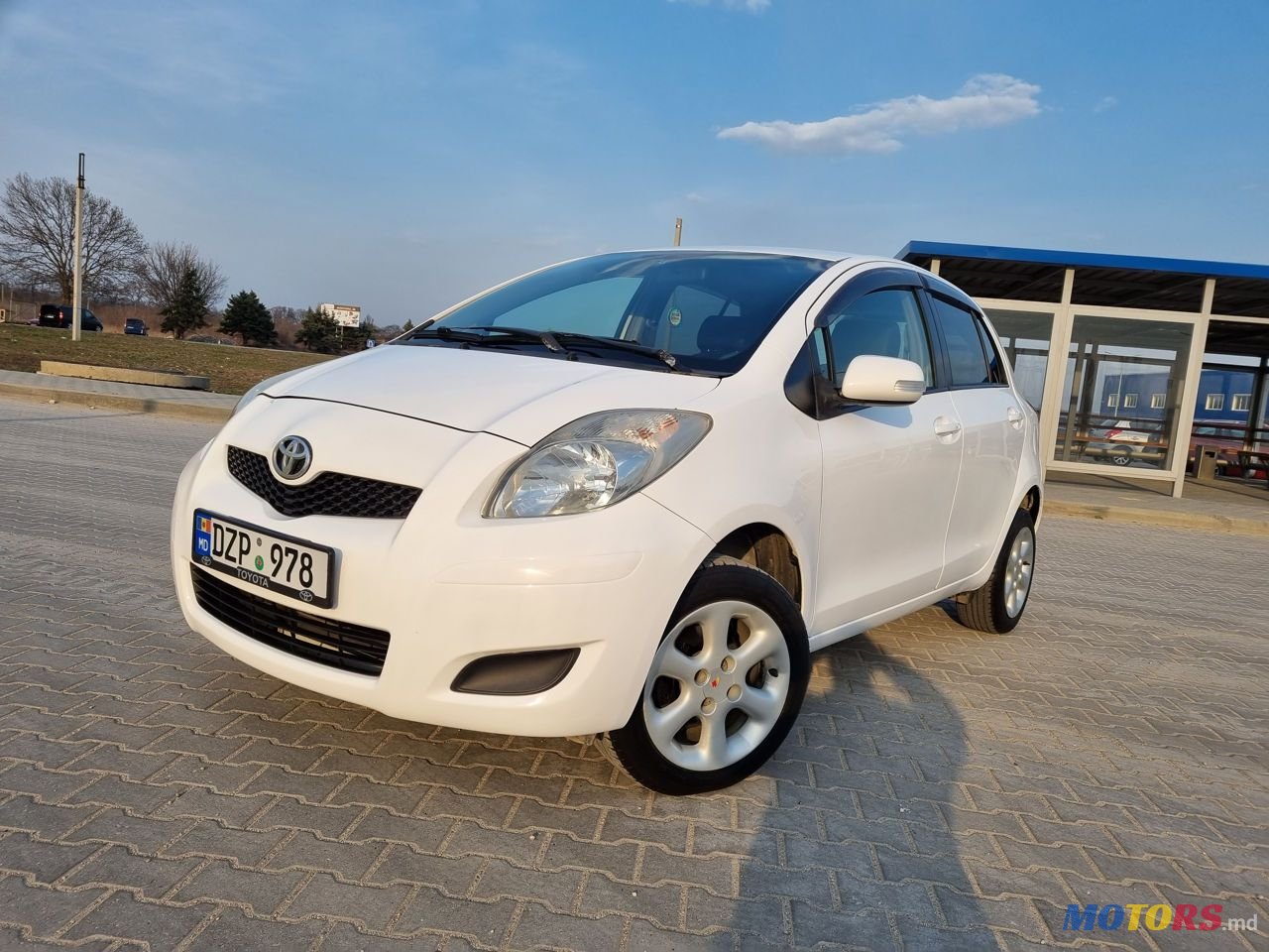 2008' Toyota Yaris photo #3