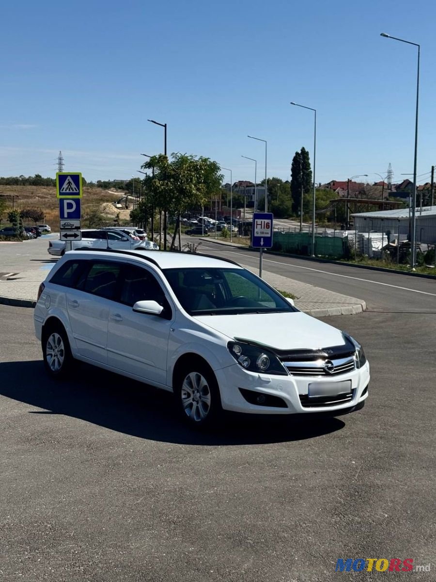 2009' Opel Astra photo #2