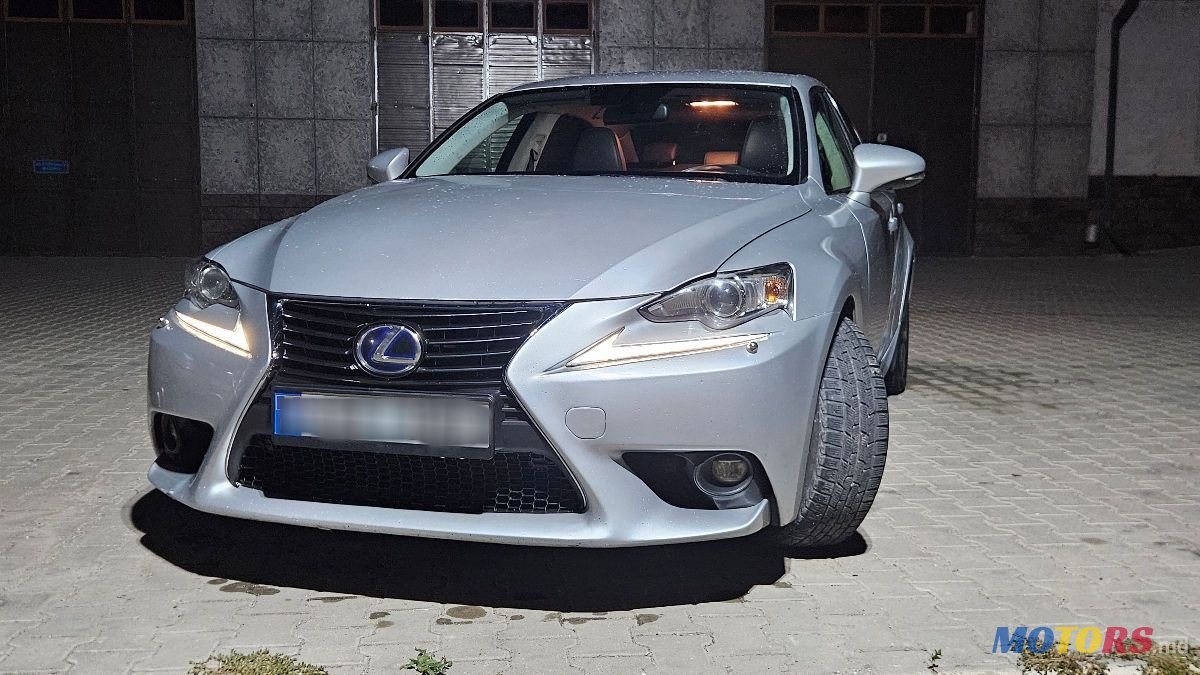 2015' Lexus Is Series photo #4