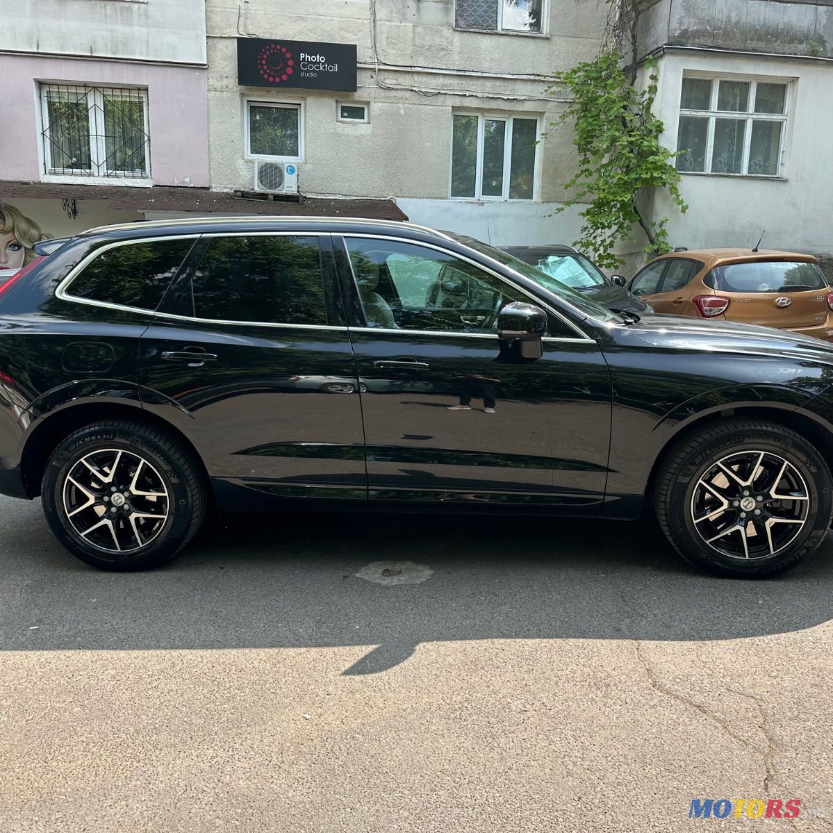 2020' Volvo XC60 photo #2