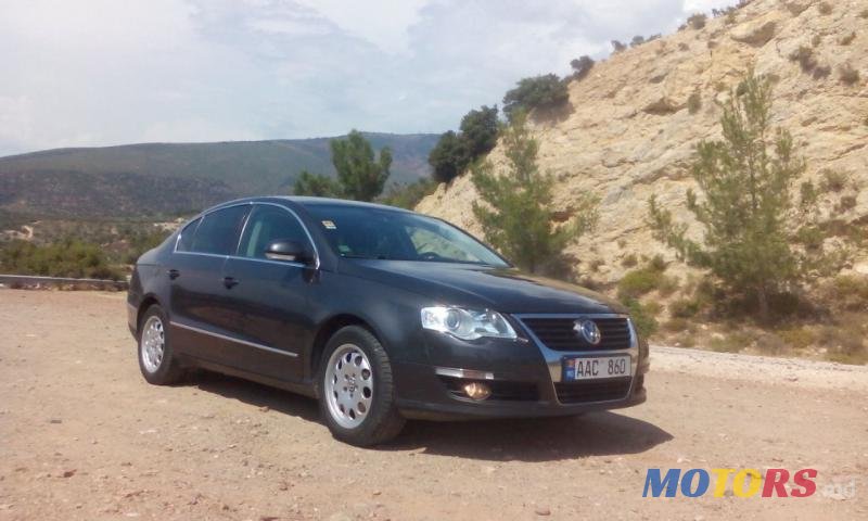 2009' Volkswagen Passat photo #2