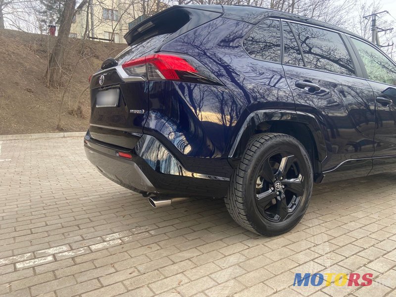 2019' Toyota RAV4 photo #4