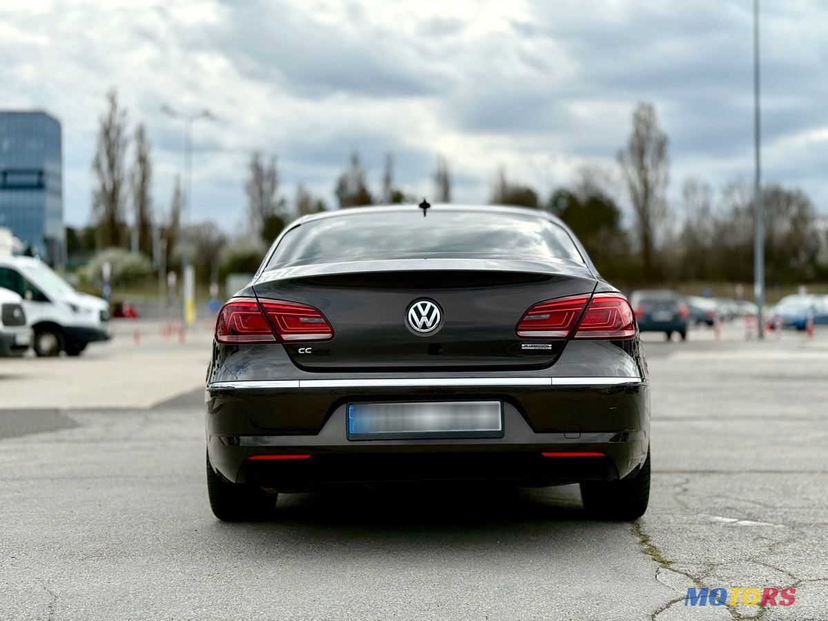 2014' Volkswagen Passat photo #5