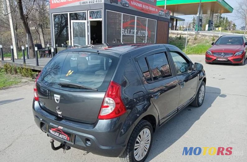 2010' Dacia Sandero photo #5