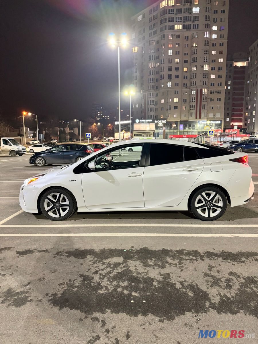 2017' Toyota Prius photo #5