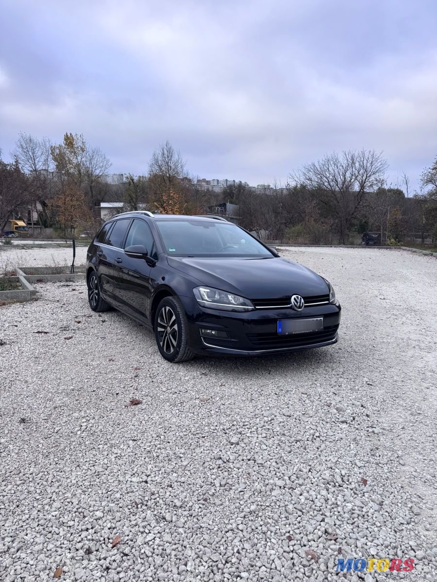 2017' Volkswagen Golf photo #2