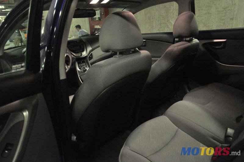 2013' Hyundai Elantra photo #5