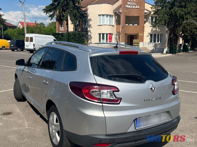 2015' Renault Megane photo #2