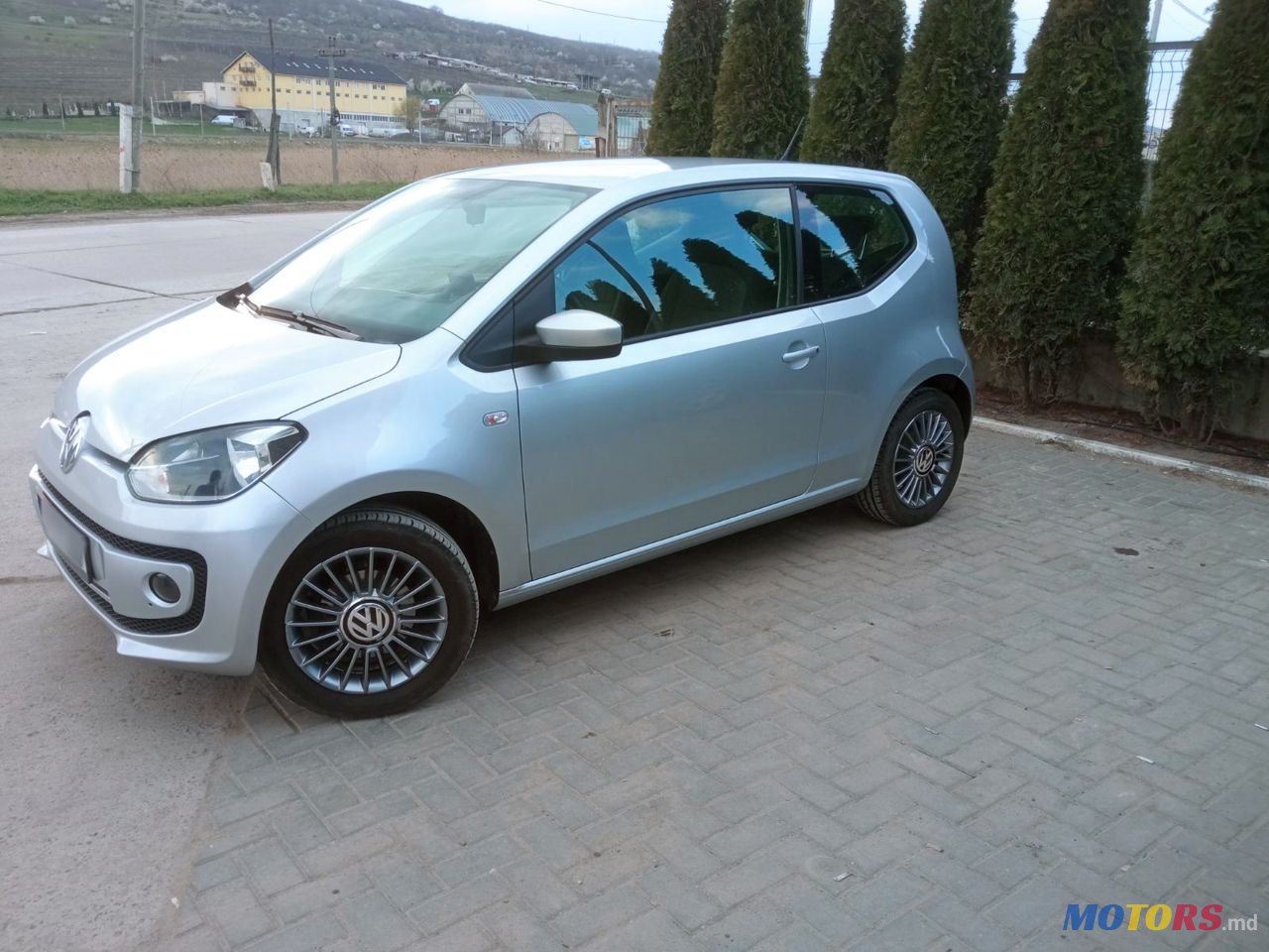 2014' Volkswagen Up! photo #2