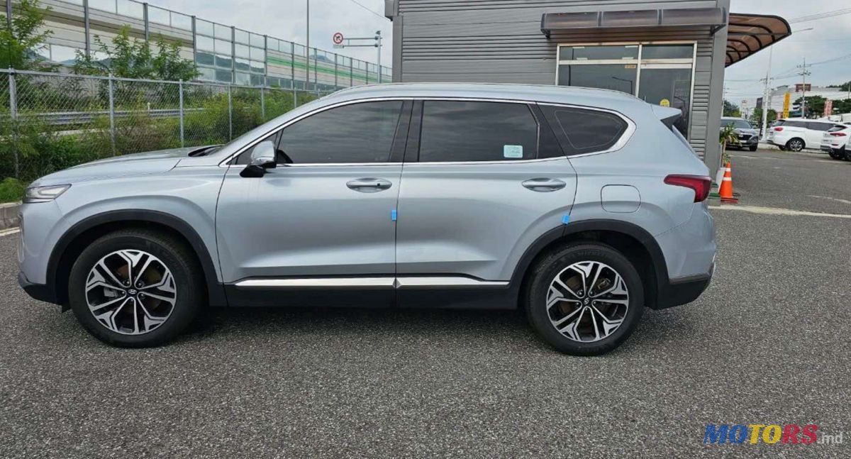 2018' Hyundai Santa Fe photo #2