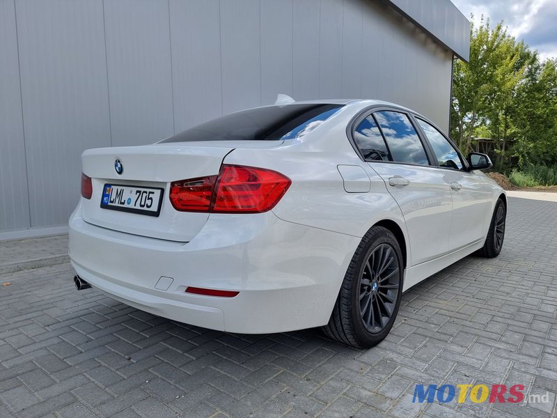 2013' BMW 3 Series photo #3