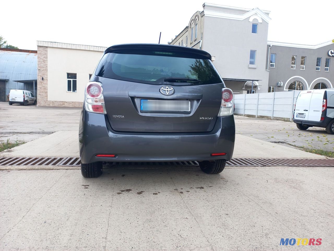 2009' Toyota Verso photo #3