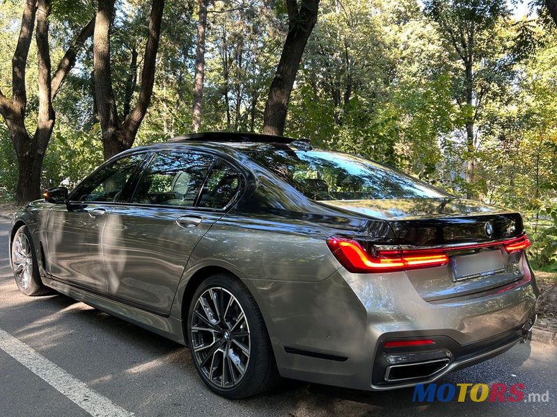 2021' BMW 7 Series photo #4