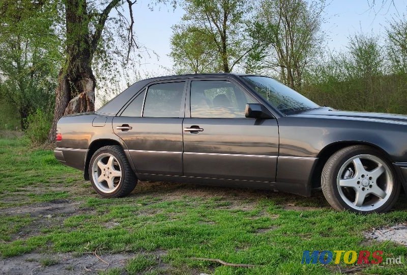 1993' Mercedes-Benz E-Class photo #4