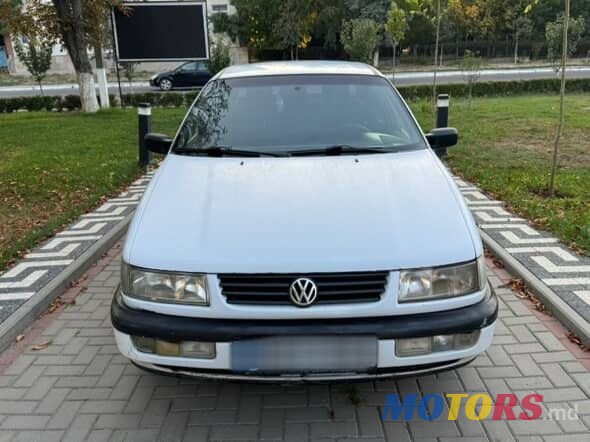 1992' Volkswagen Passat photo #1