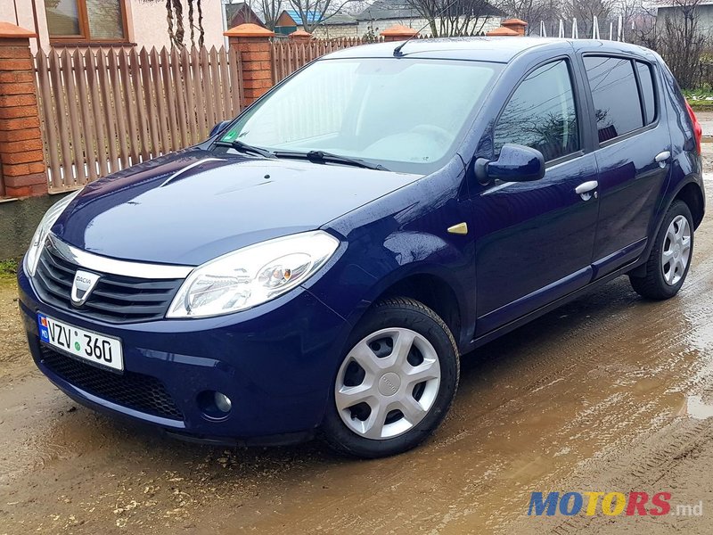 2012' Dacia Sandero photo #1