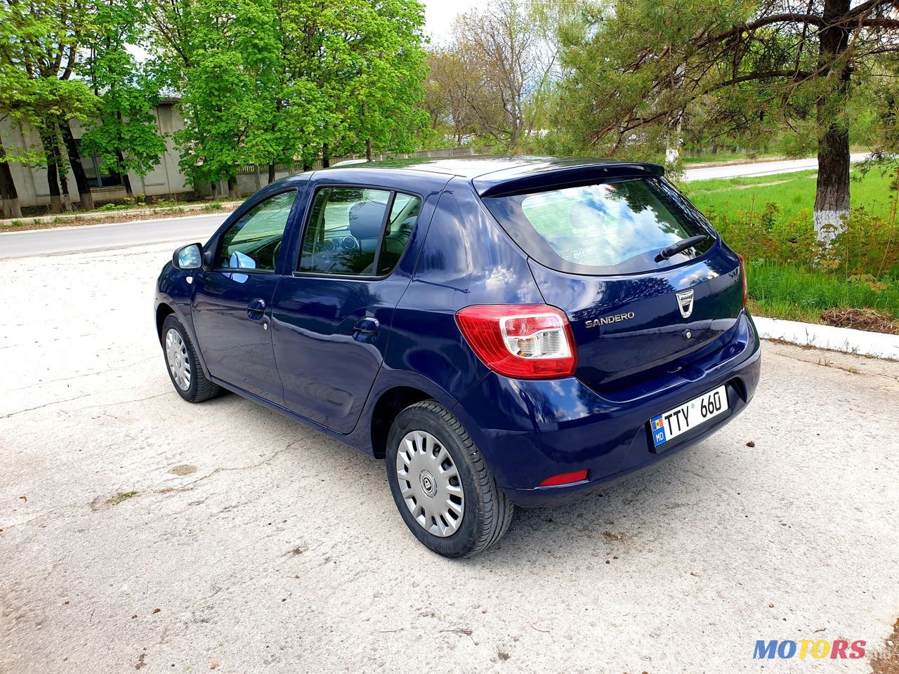 2014' Dacia Sandero photo #3