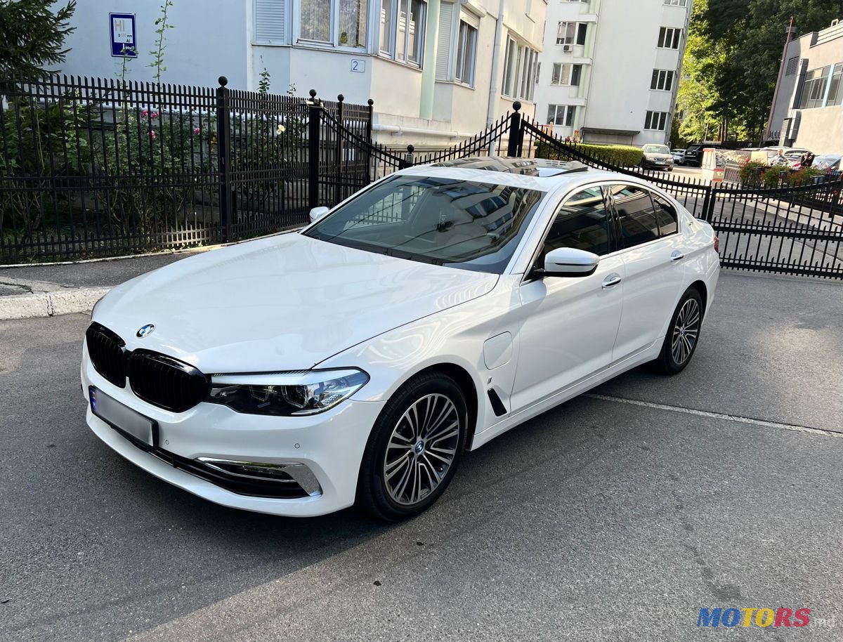 2018' BMW 5 Series photo #1