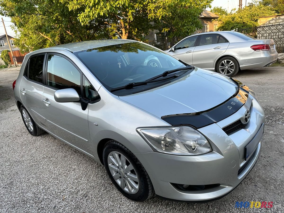 2007' Toyota Auris photo #2