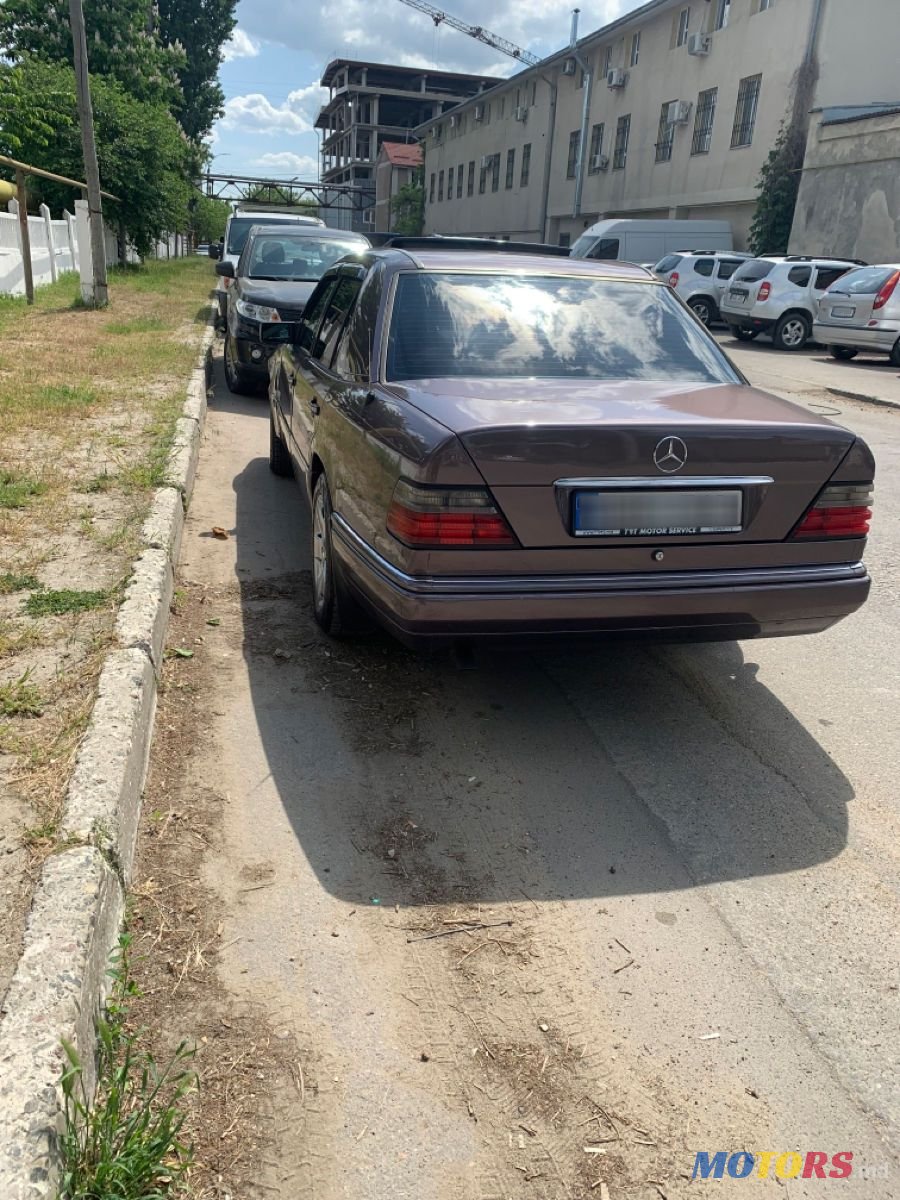 1993' Mercedes-Benz E Класс photo #4