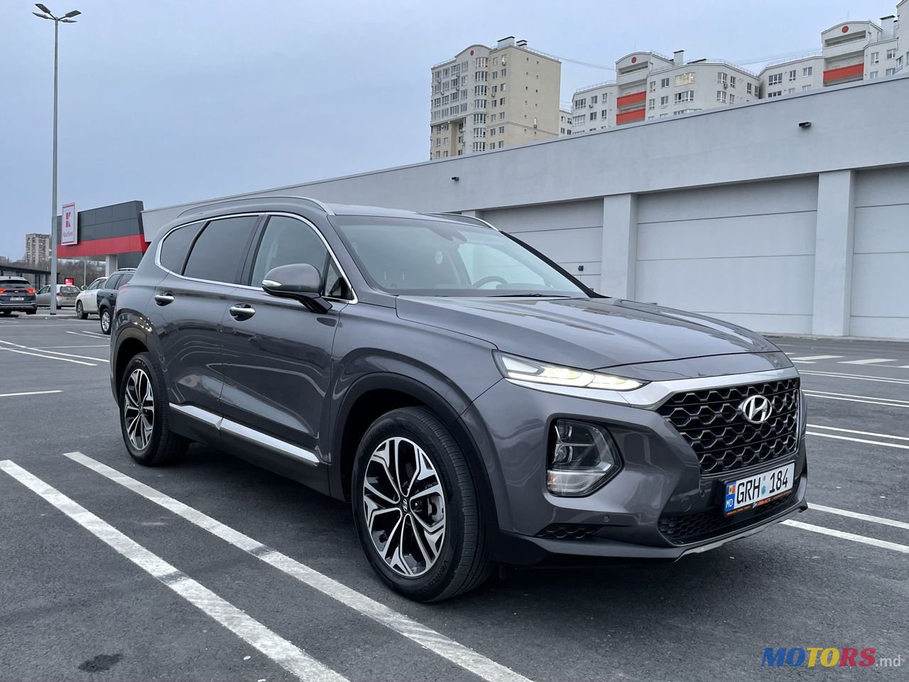 2018' Hyundai Santa Fe photo #2