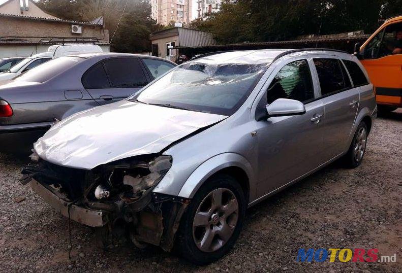 2006' Opel Astra photo #1