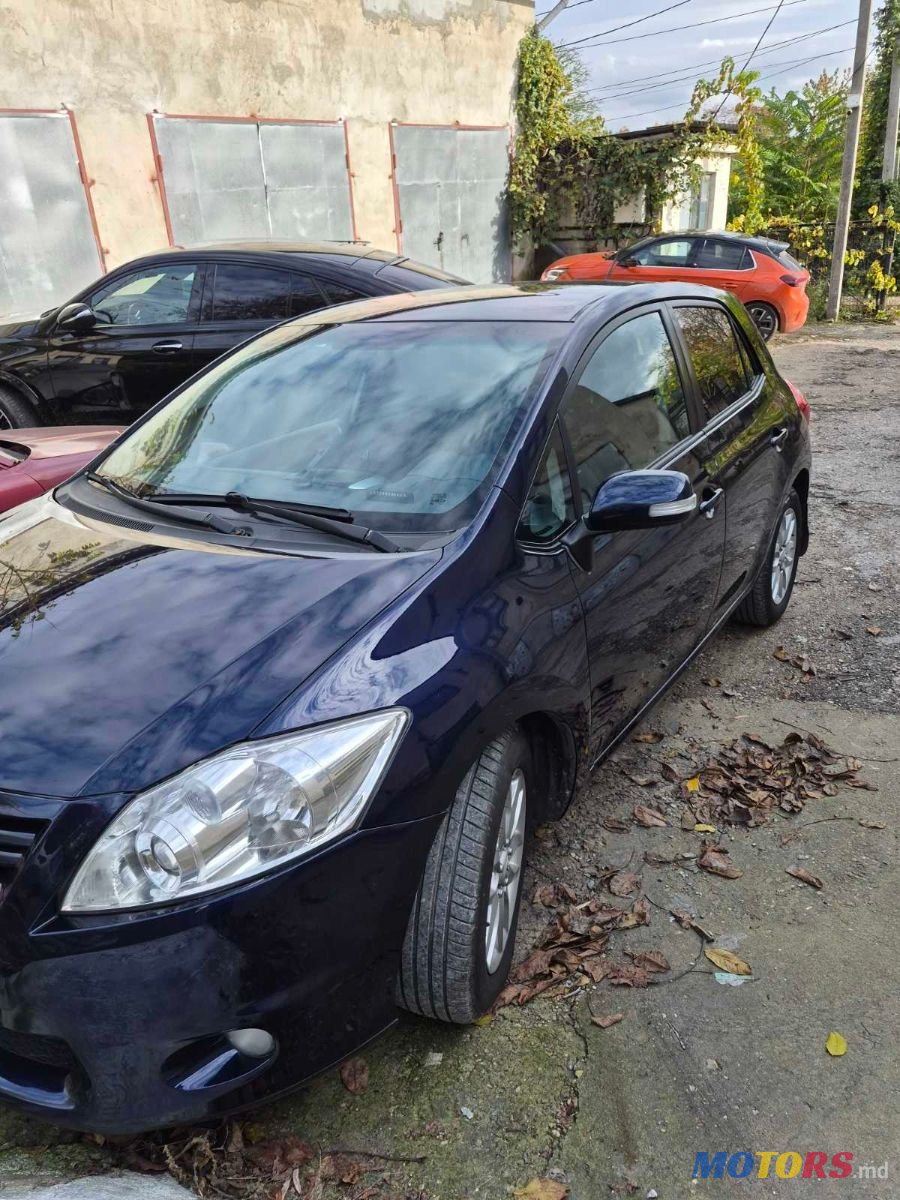 2010' Toyota Auris photo #4