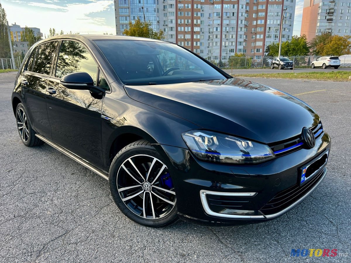 2015' Volkswagen Golf photo #1