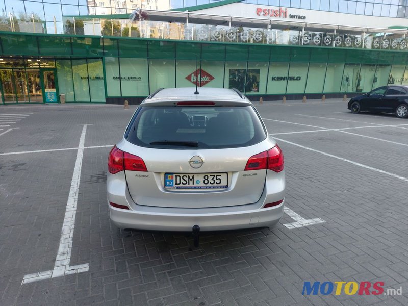 2012' Opel Astra photo #4