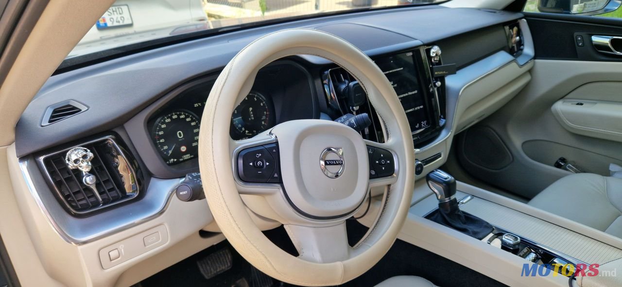 2018' Volvo XC60 photo #5