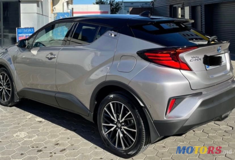2020' Toyota C-HR photo #4