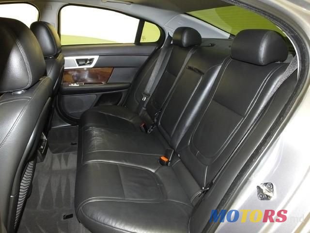 2013' Jaguar XF photo #5