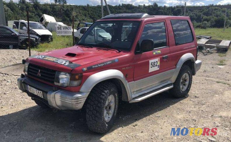 1998' Mitsubishi Pajero photo #3