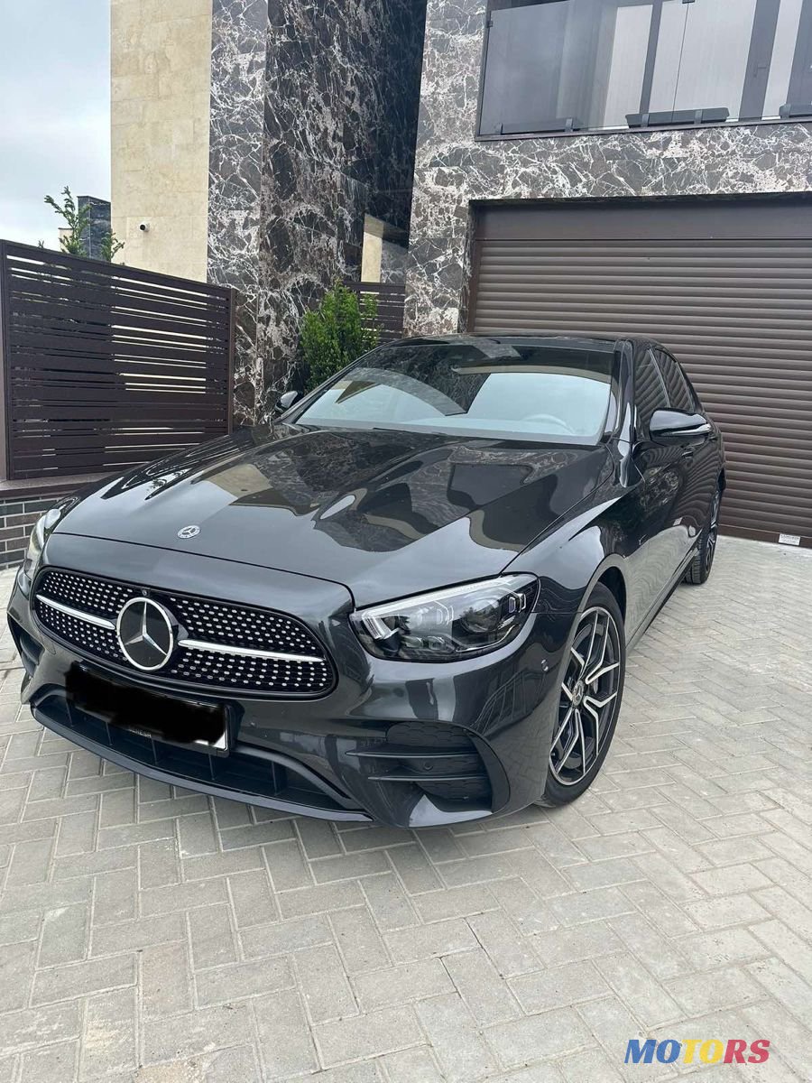 2021' Mercedes-Benz E-Class photo #2