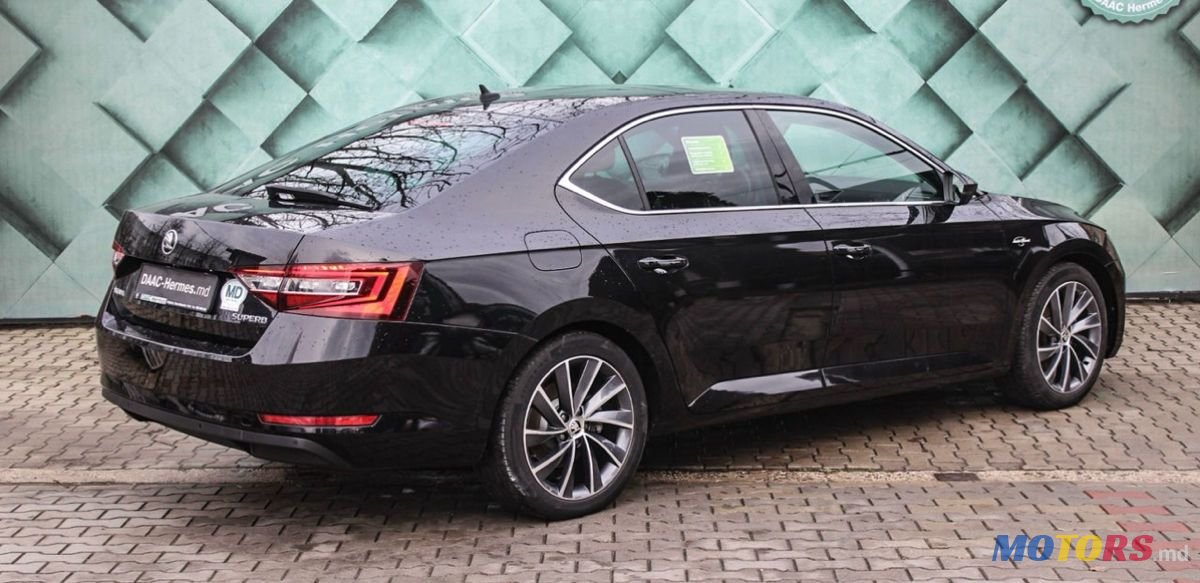 2018' Skoda Superb photo #2