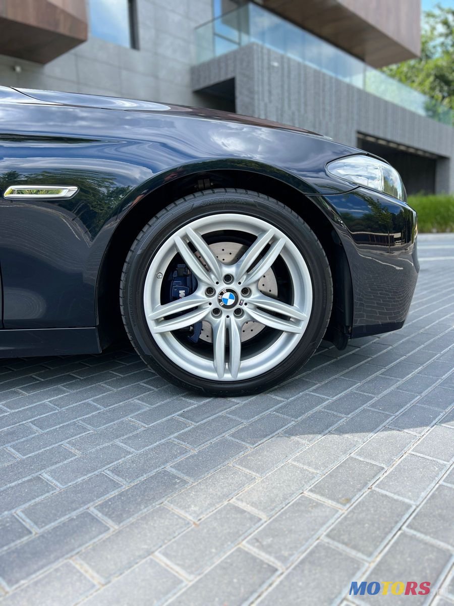 2017' BMW 5 Series photo #4