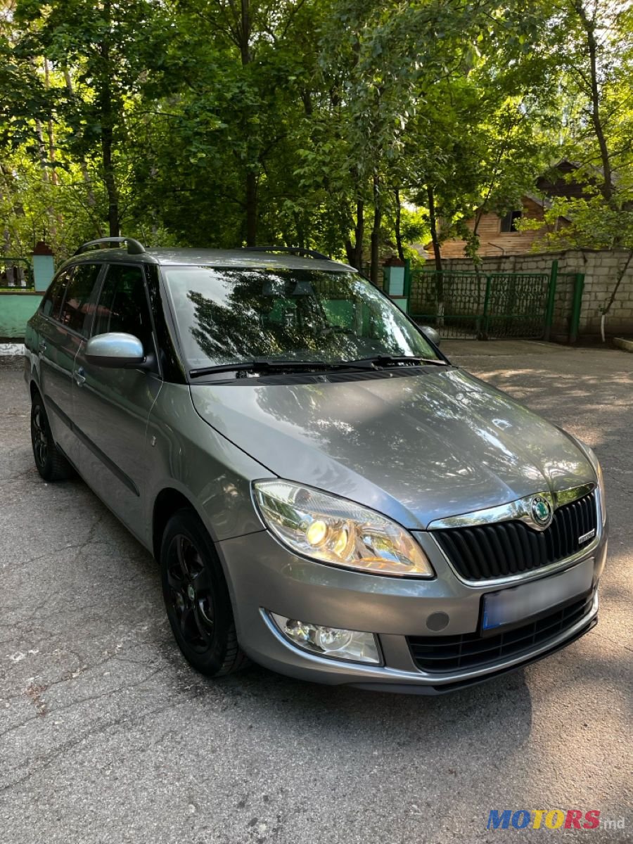 2012' Skoda Fabia photo #5